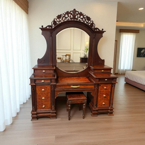 Bàn Phấn Nữ Hoàng 1m6